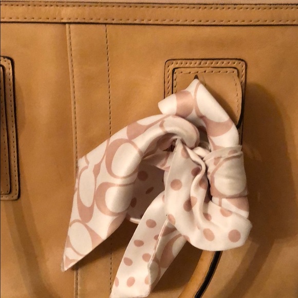 Leather coach purse - Picture 2 of 7